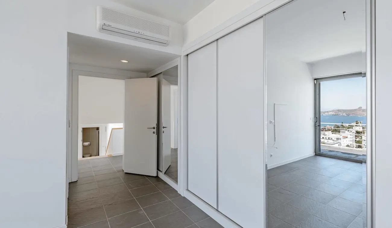 Spacious room